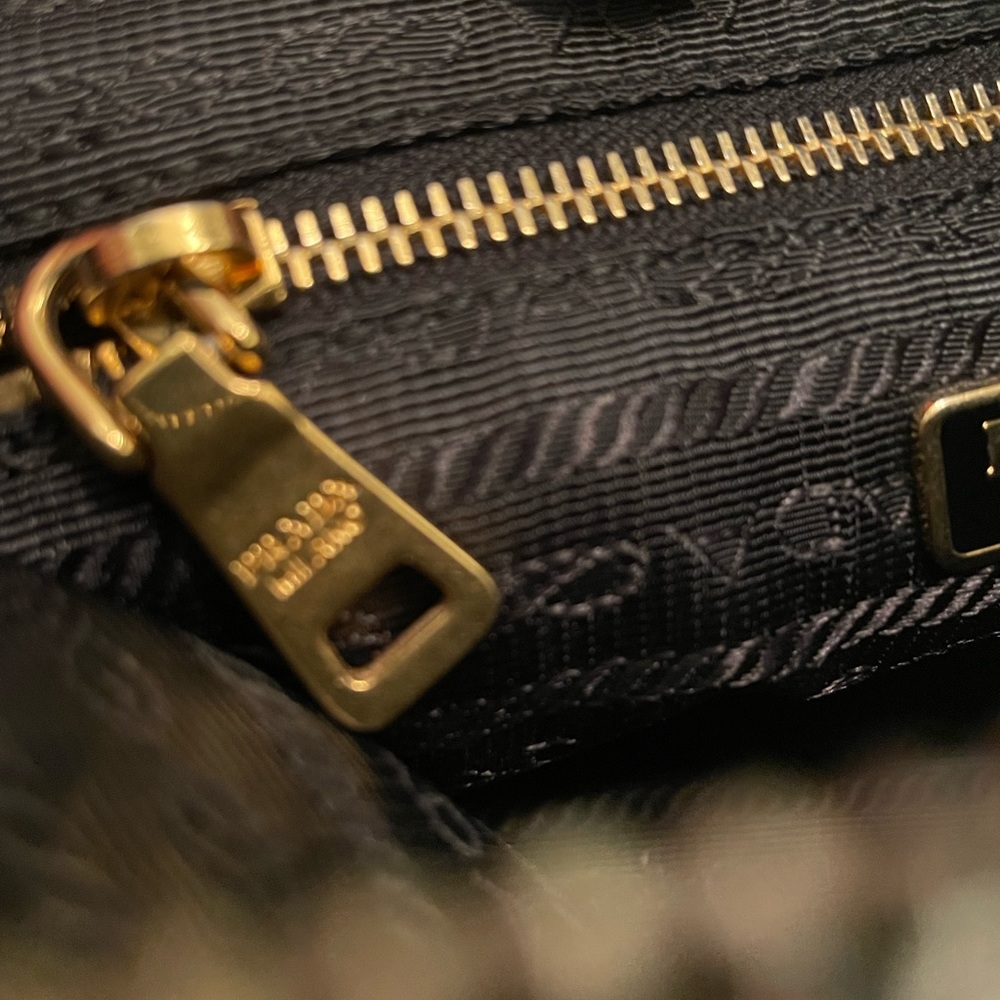 Prada small bag - Picture 11 of 16